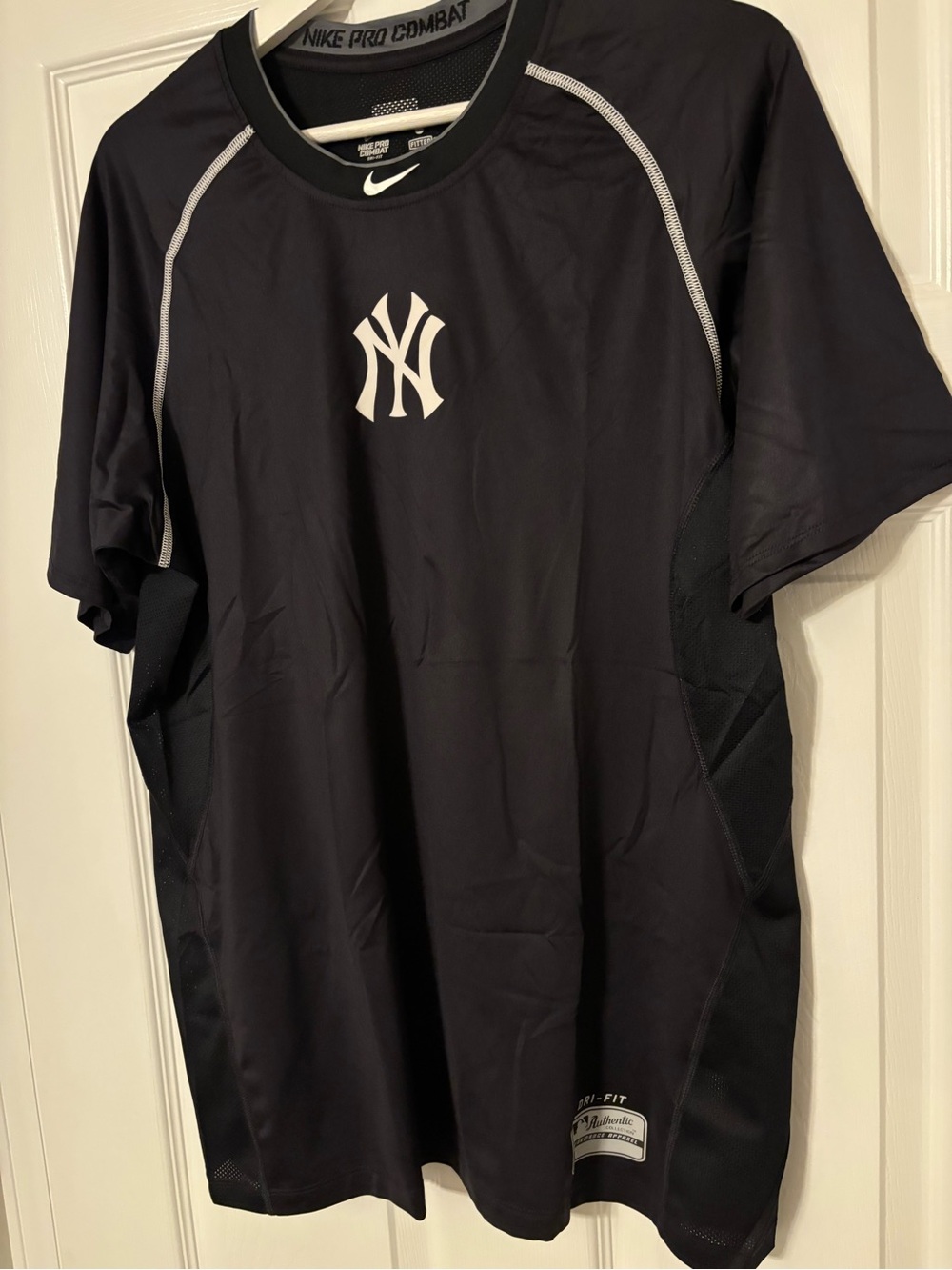 AUTHENTIC NIKE PRO COMBAT MLB NEW YORK YANKEES MENS